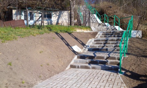 Lépcsőépítés, Rácalmás Dália utca